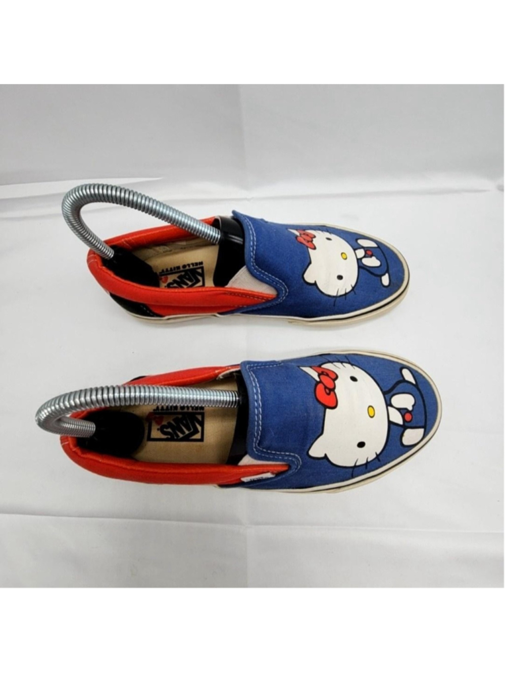 Vans Hello Kitty Classic Slip-On Shoes Size 7 Blue Red Canvas Sneakers - Picture 2 of 9